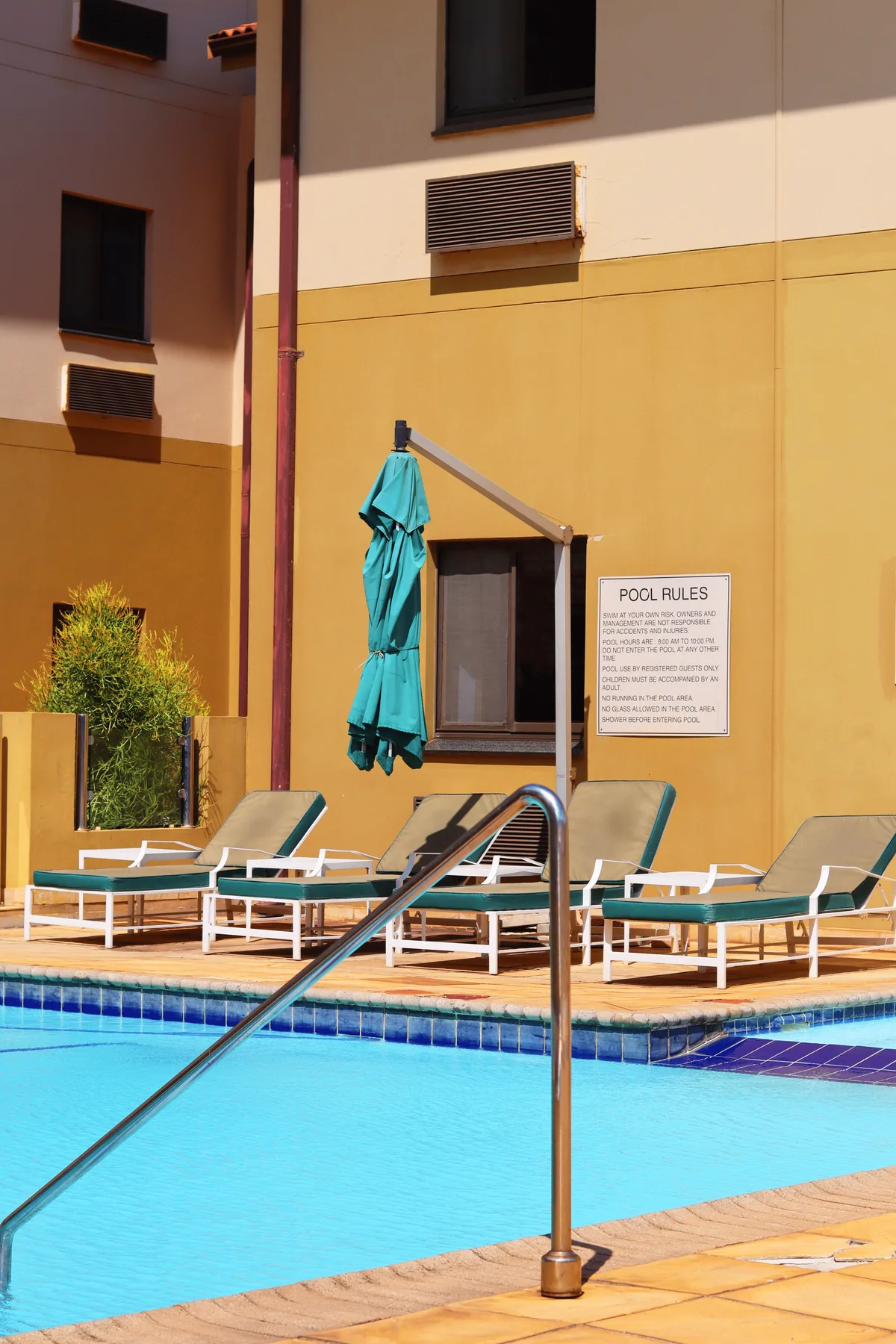 Hampshire Hotel pool deck with drinks