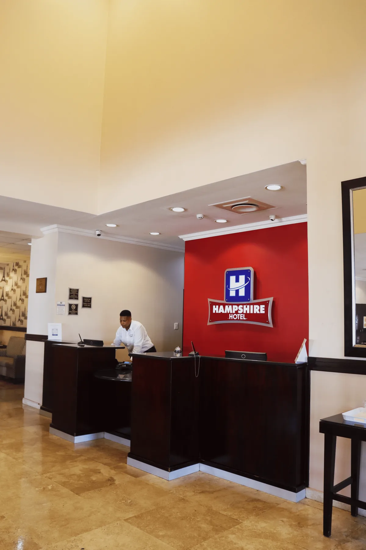 Hampshire Hotel lobby